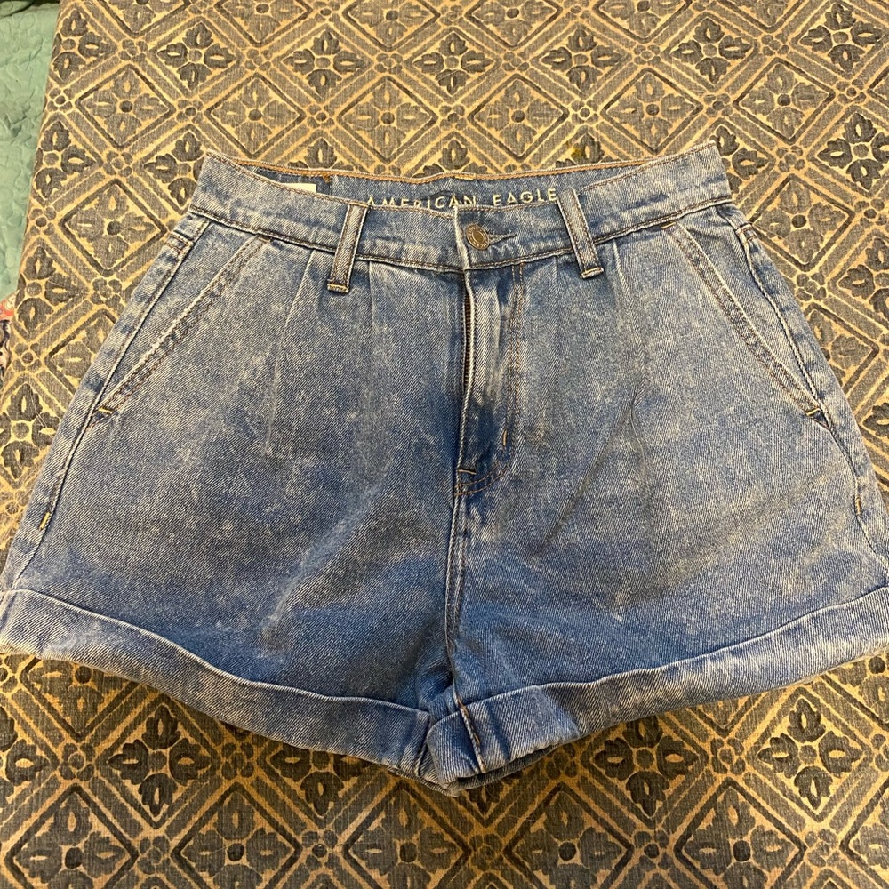 NWOT American Eagle shorts
